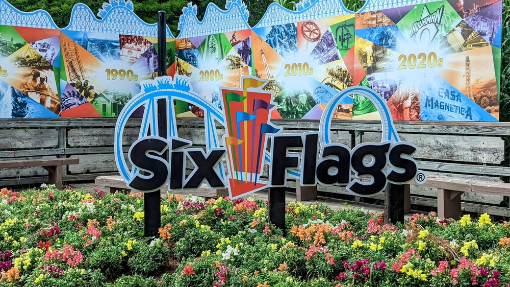 Six Flags Posts Mixed 2025 Results, Signals Strategic Investments in Parks and Attractions